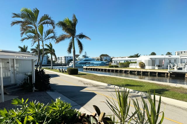 208 Flamingo Drive, Briny Breezes, FL 33435