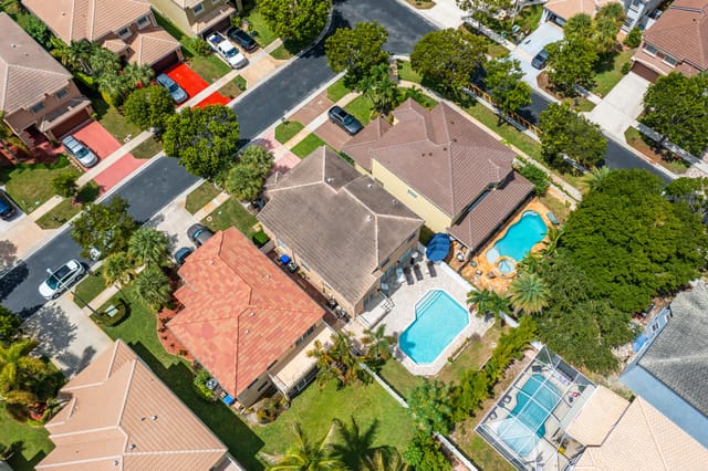 1534 Running Oak Ln-8