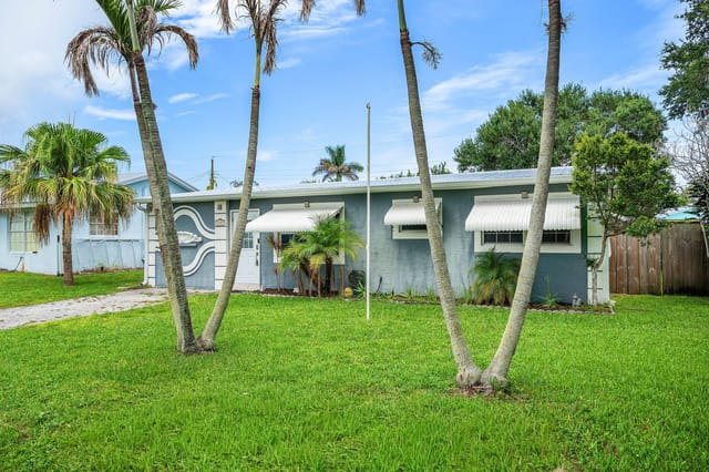 5709 SE Indigo Avenue, Stuart, FL 34997