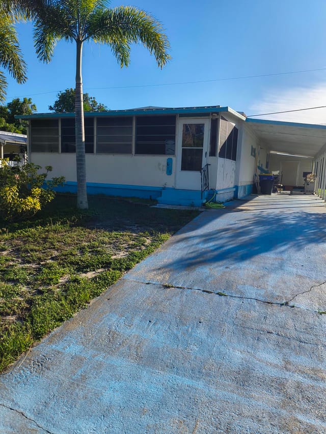 8294 SE SANDY Lane, Hobe Sound, FL 33455
