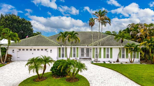 3273 SE FAIRWAY E, Stuart, FL 34997