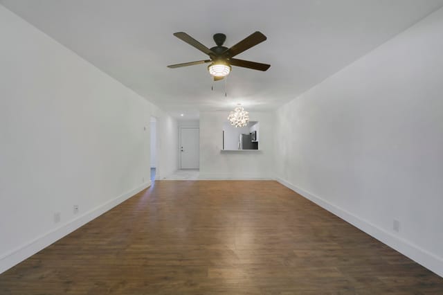 Living Room_Dining Area