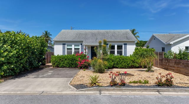 1305 N Palmway, Lake Worth Beach, FL 33460