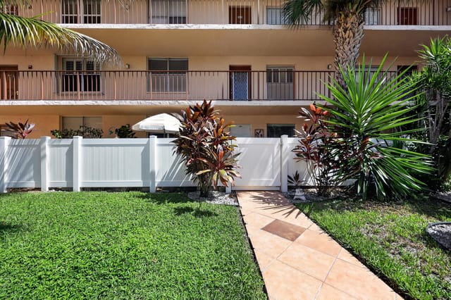 14527 BONAIRE Boulevard 103, Delray Beach, FL 33446