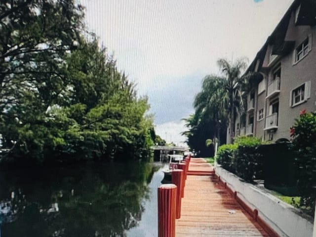 DOCKS #204N