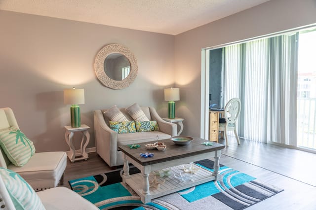 4 ABBEY Lane 208, Delray Beach, FL 33446