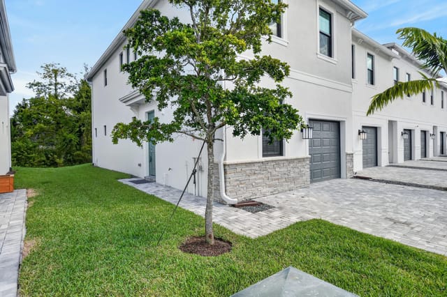 293 SW SALLY Way, Stuart, FL 34997