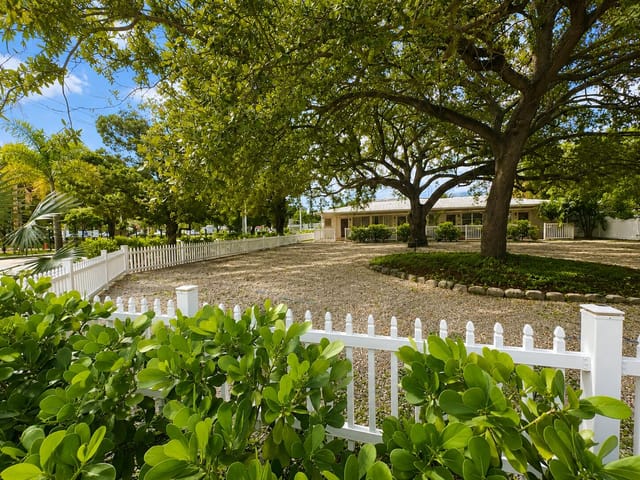 LAS OLAS NEW FENCE
