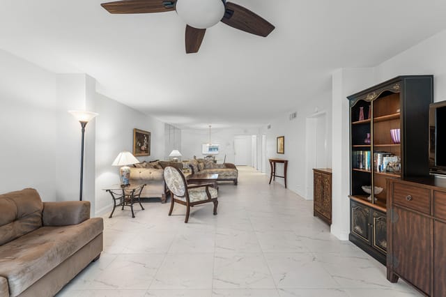 011-250JohnFKennedyDrive-107-Atlantis-FL