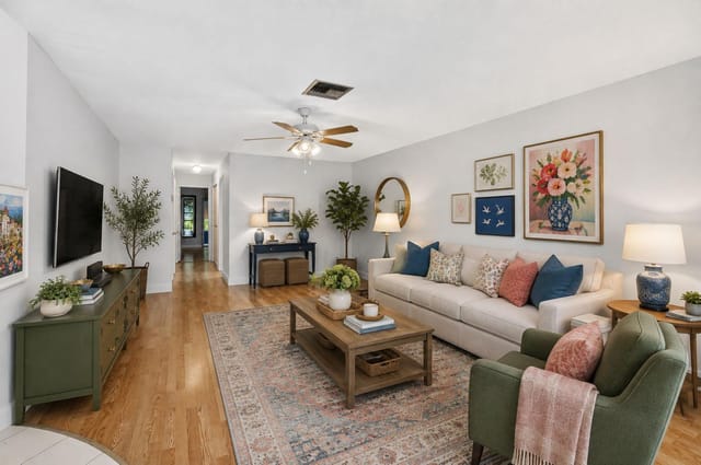 6070 Staged living room