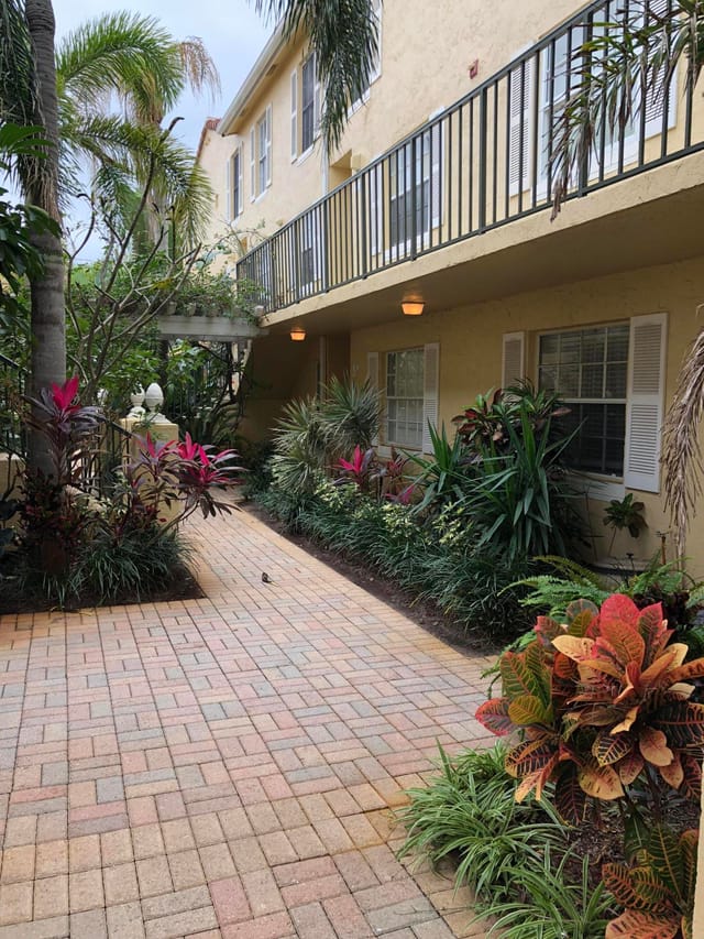 1035 LAKE SHORE Drive 103, Lake Park, FL 33403