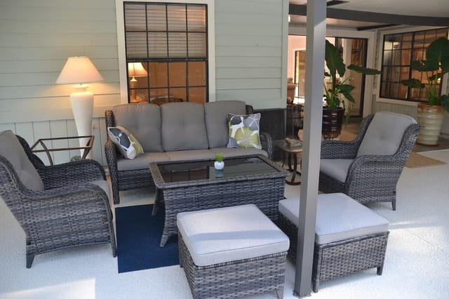 12_Covered_Patio_Lounge