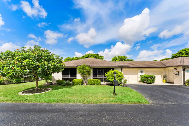 4903 EQUESTRIAN Circle A, Boynton Beach, FL 33436