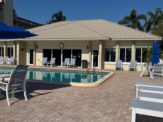 640 SNUG HARBOR Drive F4, Boynton Beach, FL 33435