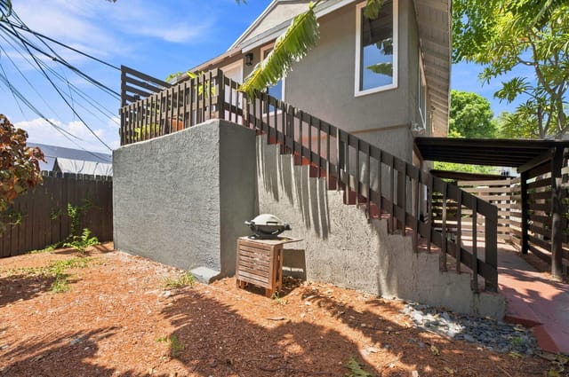 27-web-or-mls-1329-ne-5th-ave