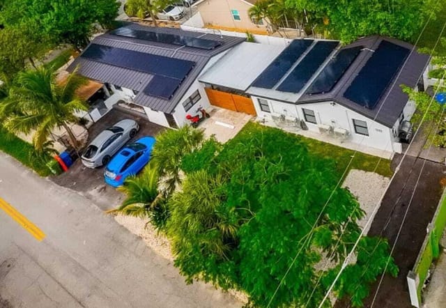 1202 NE 3RD Avenue, Fort Lauderdale, FL 33304