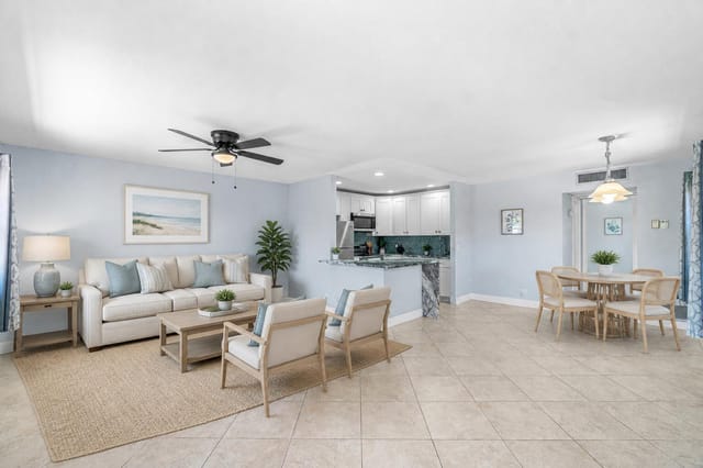566 Saxony L, Delray Beach, FL 33446