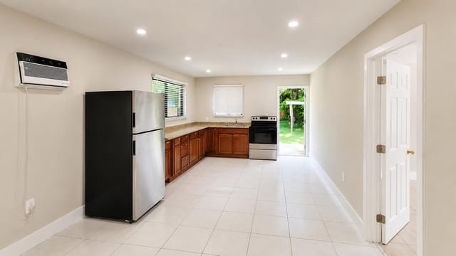 6220 SW 27th Street 3, Miramar, FL 33023