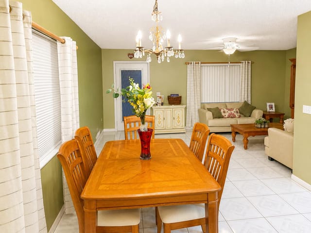 175 Flanders D, Delray Beach, FL 33484