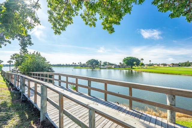 811 Flanders Q, Delray Beach, FL 33484
