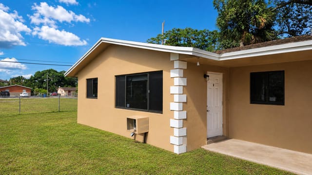 435 NW 41ST Street 4, Oakland Park, FL 33309