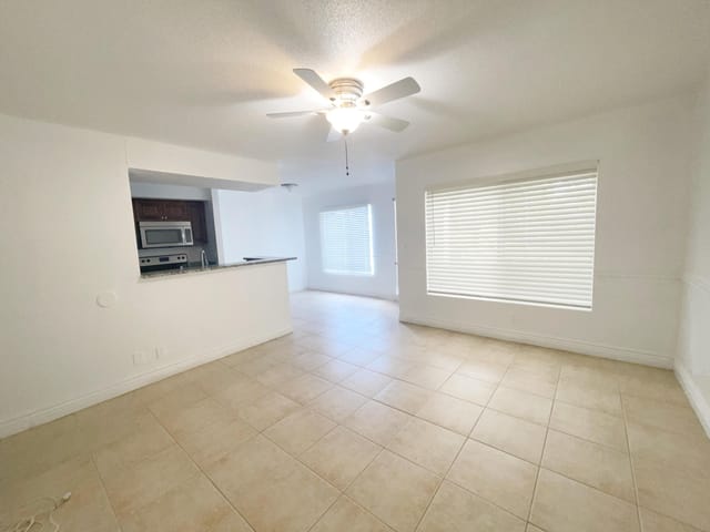 815 W Boynton Beach Boulevard W 4-102, Boynton Beach, FL 33426