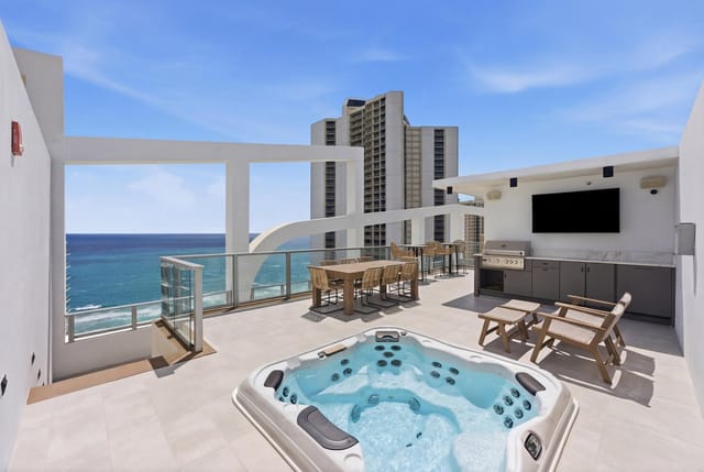 3100 N OCEAN Drive P-PH4, Singer Island, FL 33404
