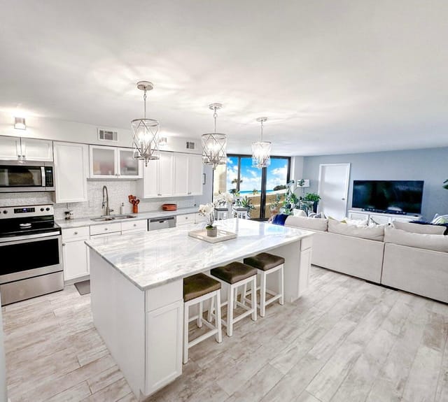 2800 N OCEAN Drive B-2D, Singer Island, FL 33404