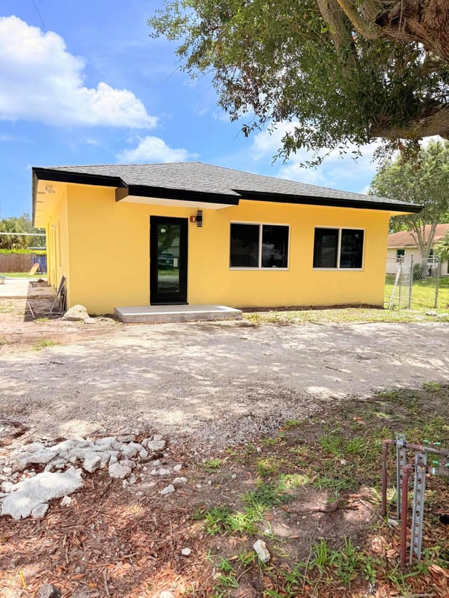 111 SW 10th Avenue, Delray Beach, FL 33444