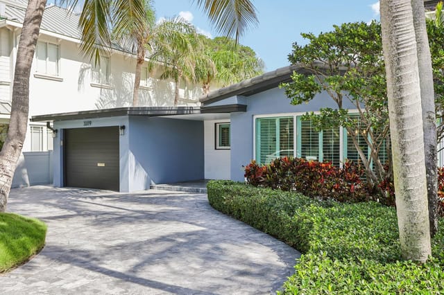 7-web-or-mls-NE 18th St-S0309-007