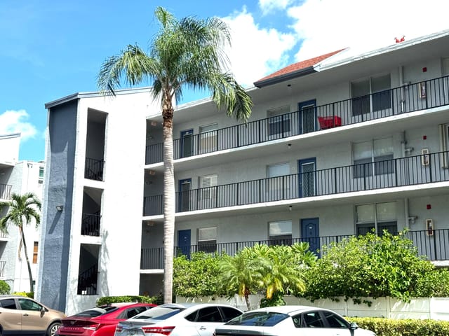 14701 Cumberland Drive 301, Delray Beach, FL 33446