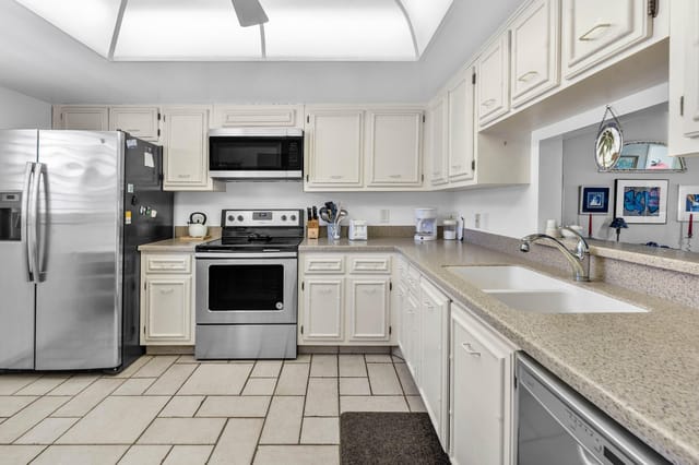 250 JOHN F KENNEDY Drive 204, Atlantis, FL 33462