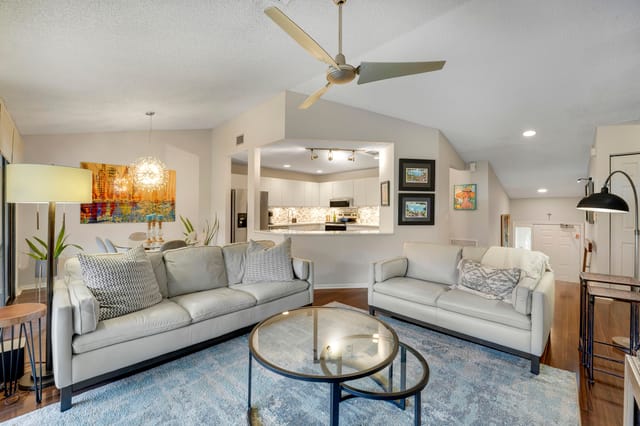 13 LEXINGTON Lane E G, Palm Beach Gardens, FL 33418