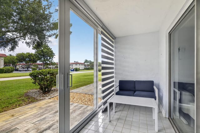 22 ABBEY Lane 101, Delray Beach, FL 33446