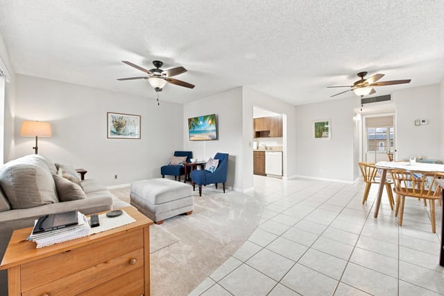 479 Burgundy J, Delray Beach, FL 33484