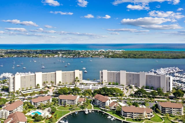 134 LAKESHORE Drive 814, North Palm Beach, FL 33408