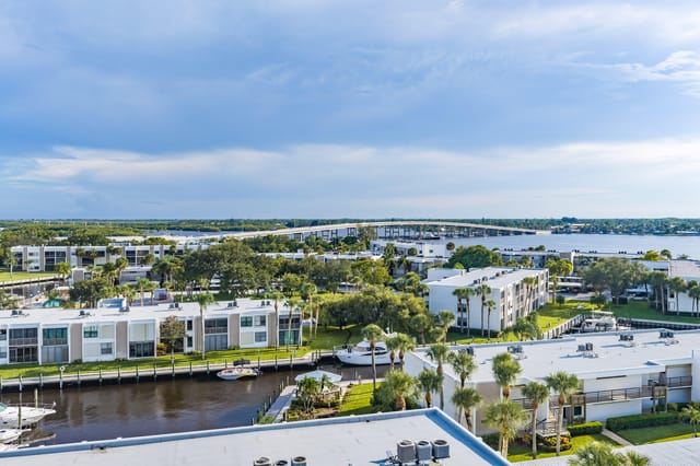 1950 Sw palm city rd 6 207 a-2