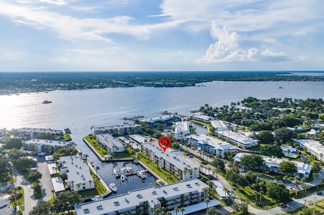1950 Sw palm city rd 6 207 a-10
