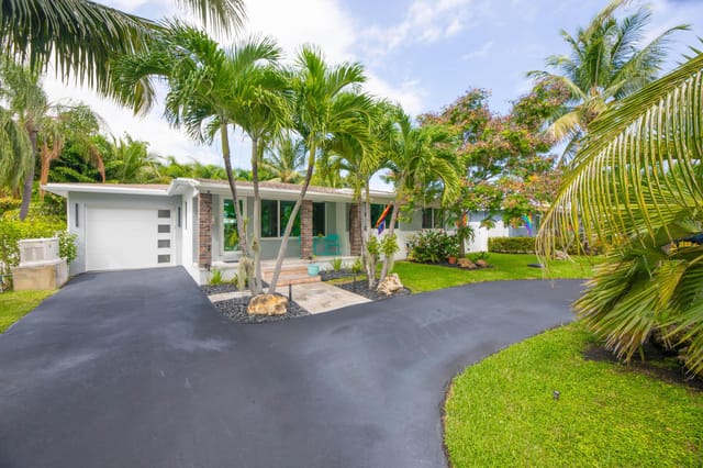 1743 NE 27TH Street, Wilton Manors, FL 33334