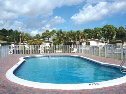 pool-1