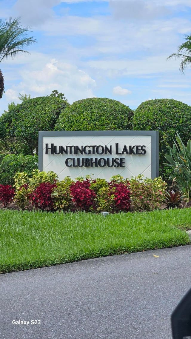 7185 Huntington Lane, Delray Beach, FL 33446