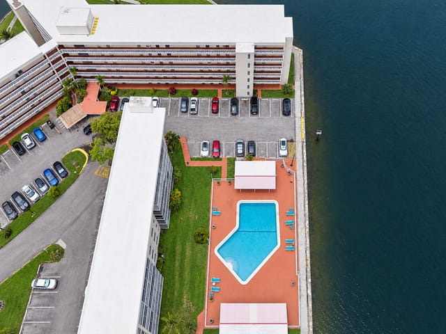 2999 POINT EAST Drive C109, Aventura, FL 33160