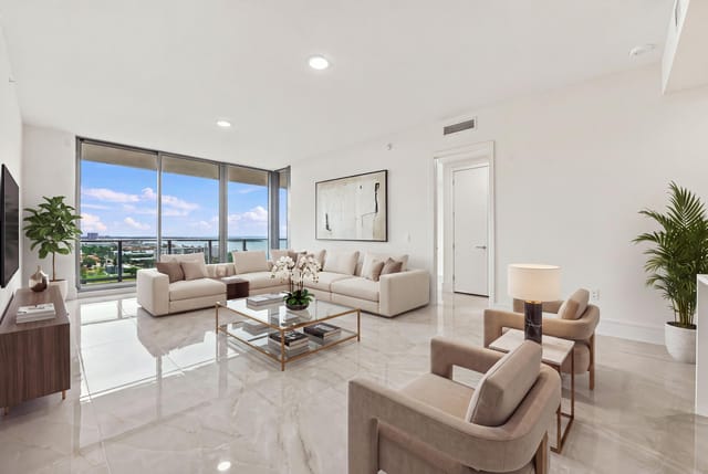 220 Lake Shore Drive 1517, Lake Park, FL 33403