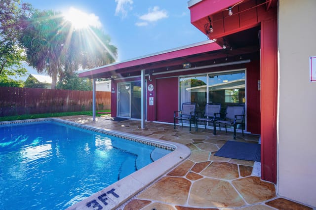 416 LIGHTHOUSE Drive, North Palm Beach, FL 33408