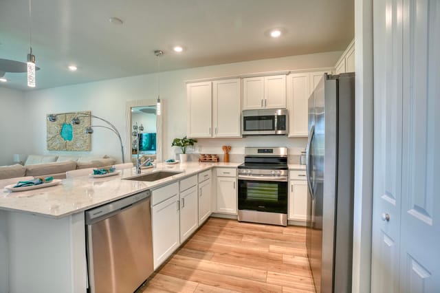 PBH_DelrayTrails_Orchid_Pic_Kitchen_2of2