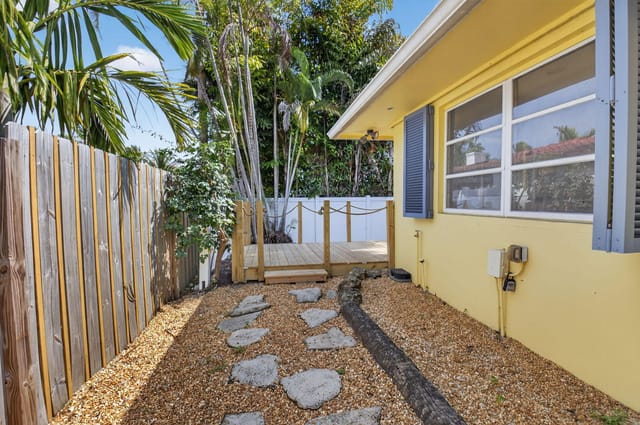 111 SE 7th Avenue D & C, Delray Beach, FL 33483