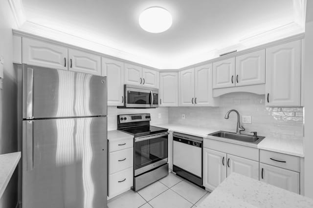 190 Saxony D Circle, Delray Beach, FL 33446