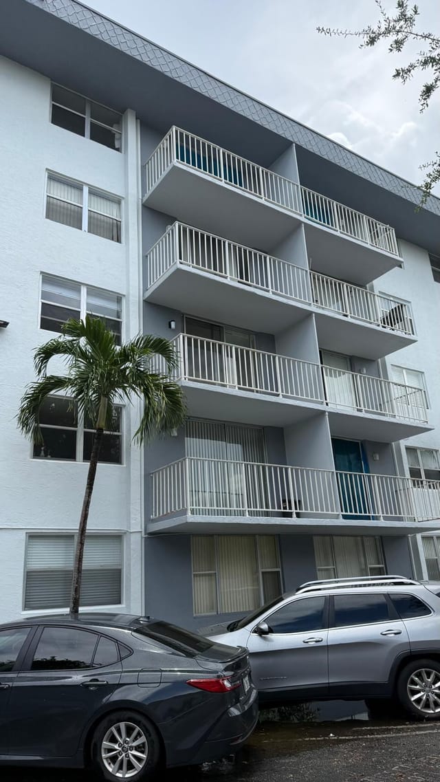 1805 Sans Souci Boulevard 434, North Miami, FL 33181