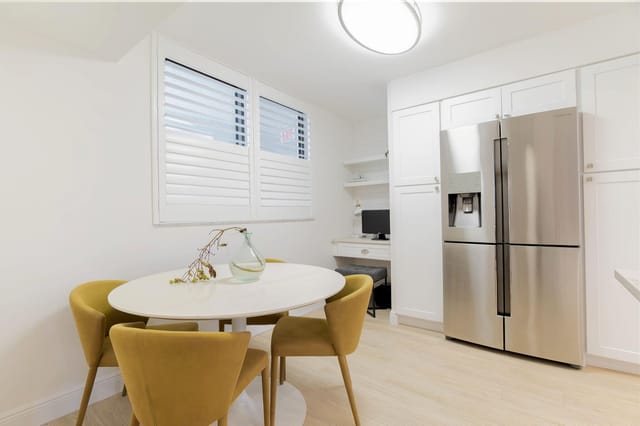DINE IN KITCHEN