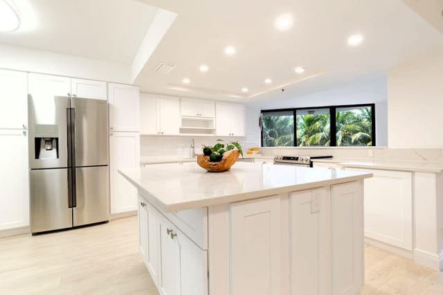OPEN FLOOR PLAN